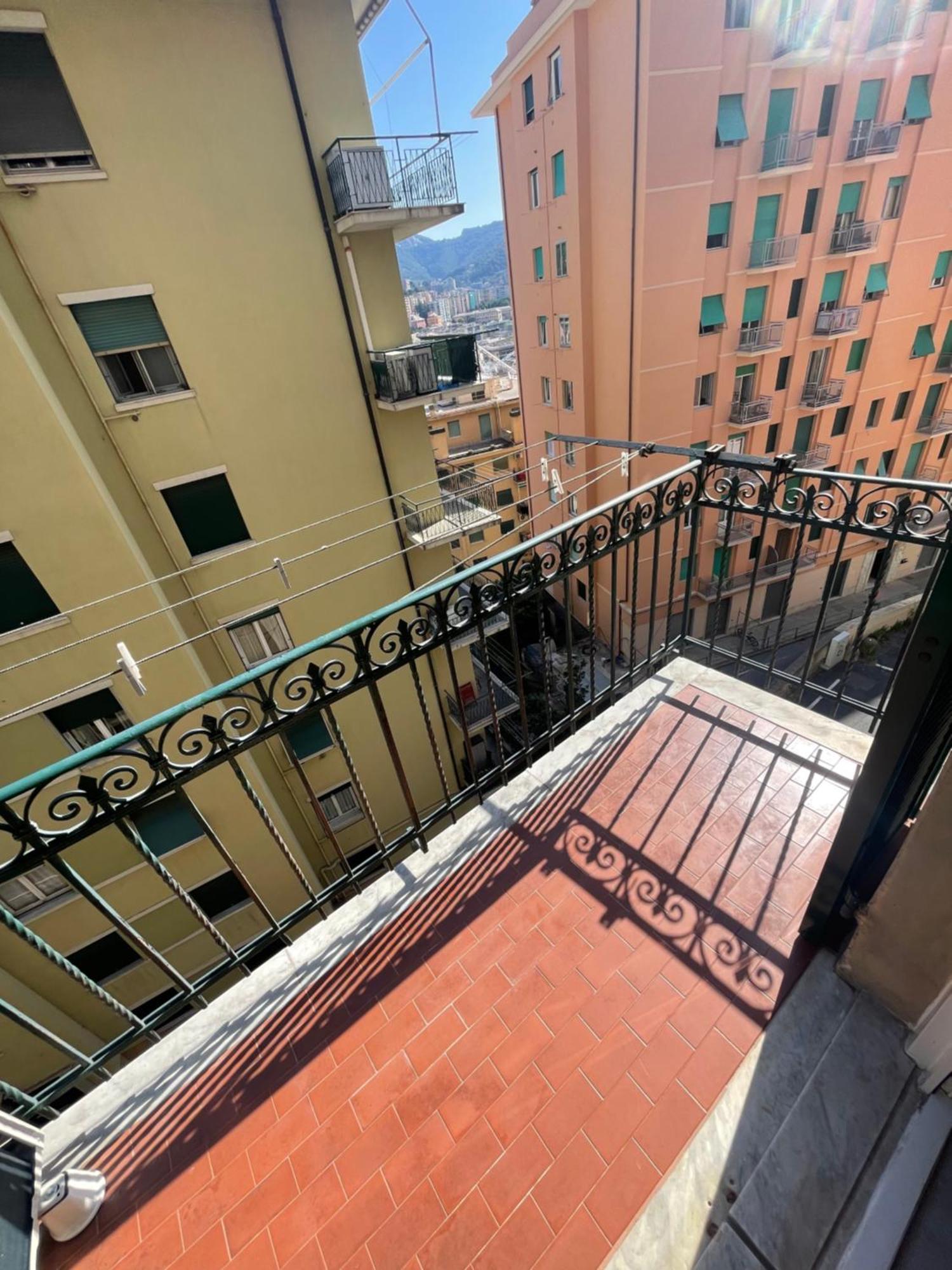 Deluxe Apartment Self Check In Parking Генуя Екстер'єр фото